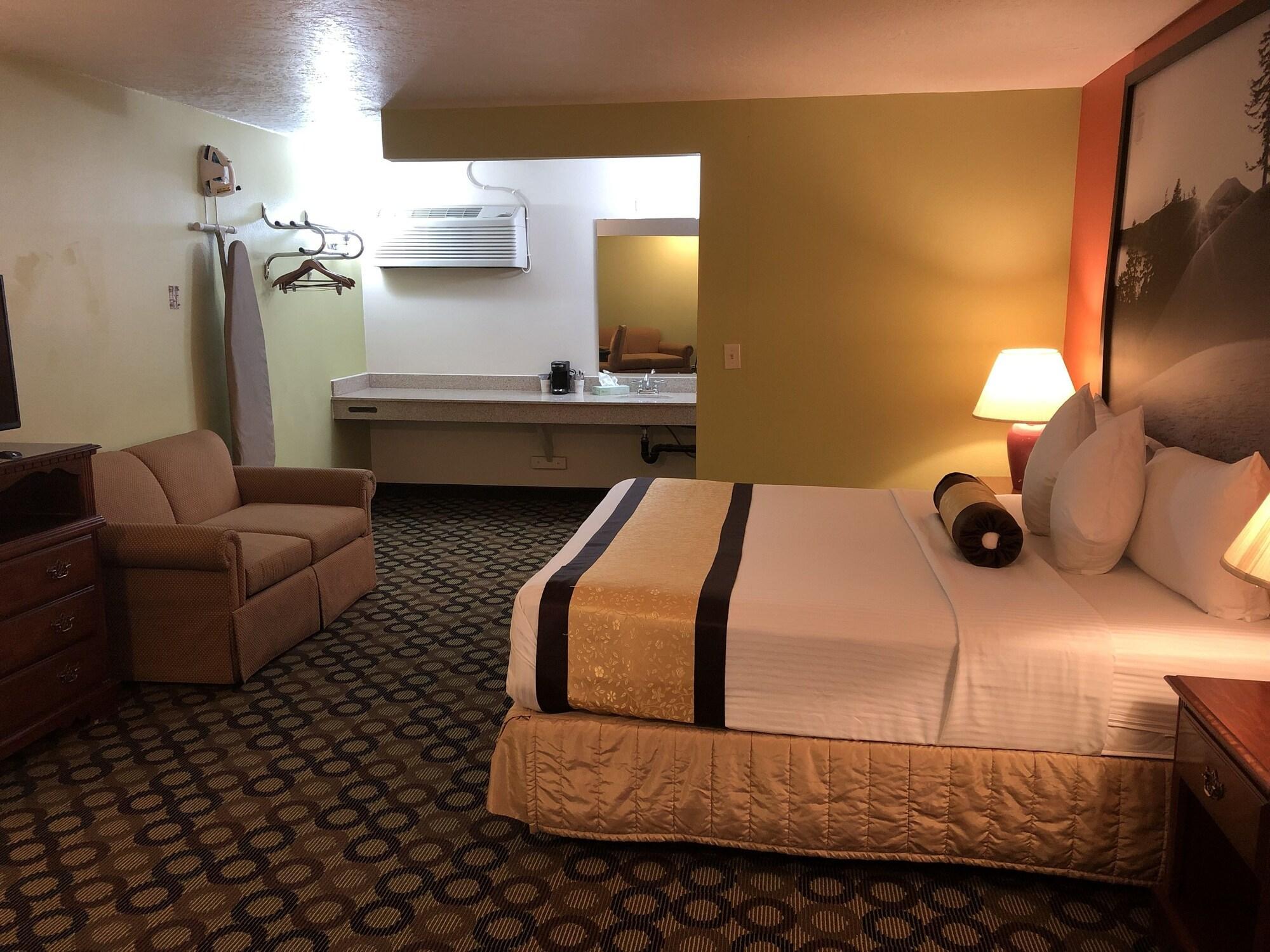 Super 8 By Wyndham Ontario Motel Екстериор снимка