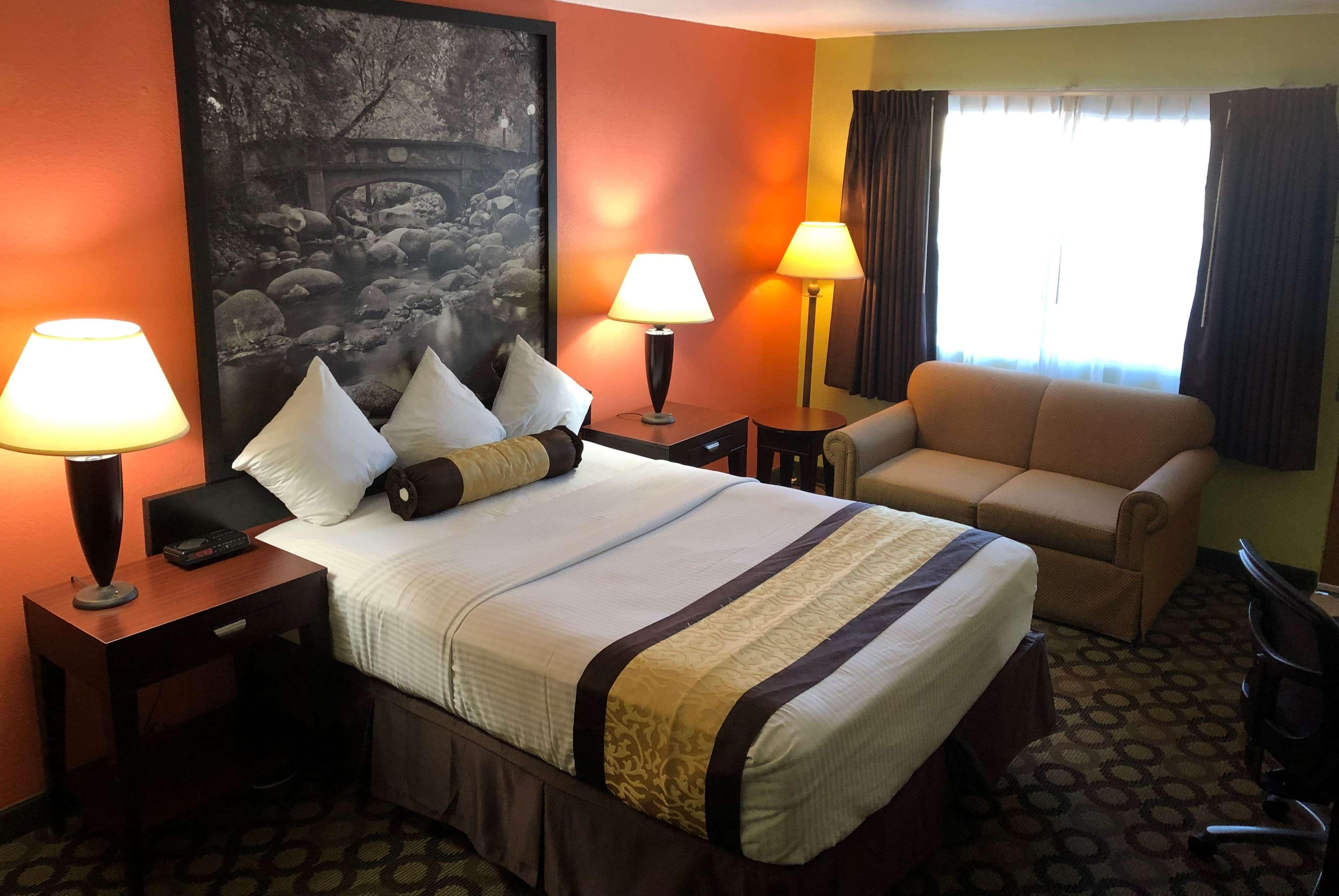 Super 8 By Wyndham Ontario Motel Екстериор снимка