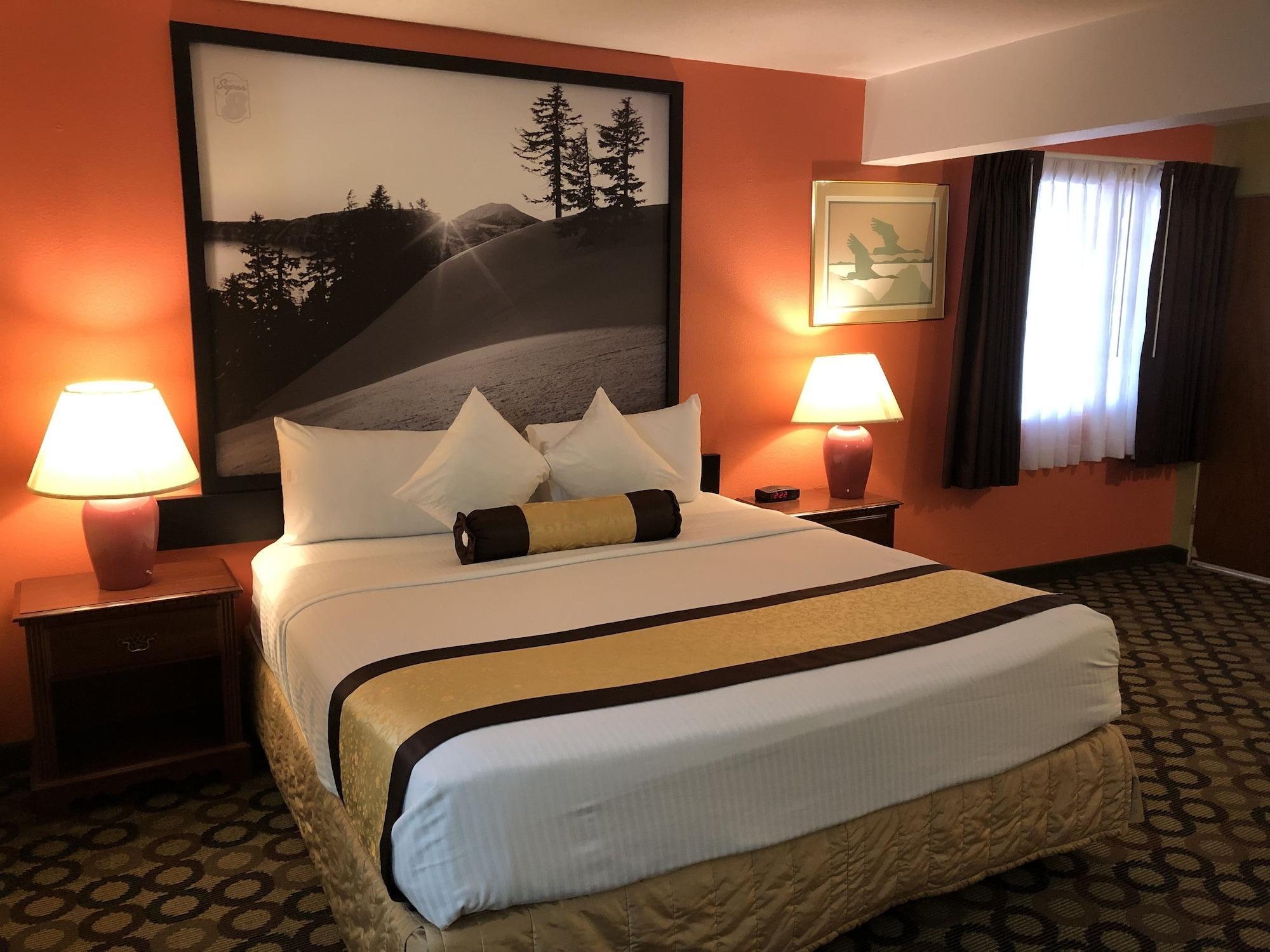 Super 8 By Wyndham Ontario Motel Екстериор снимка