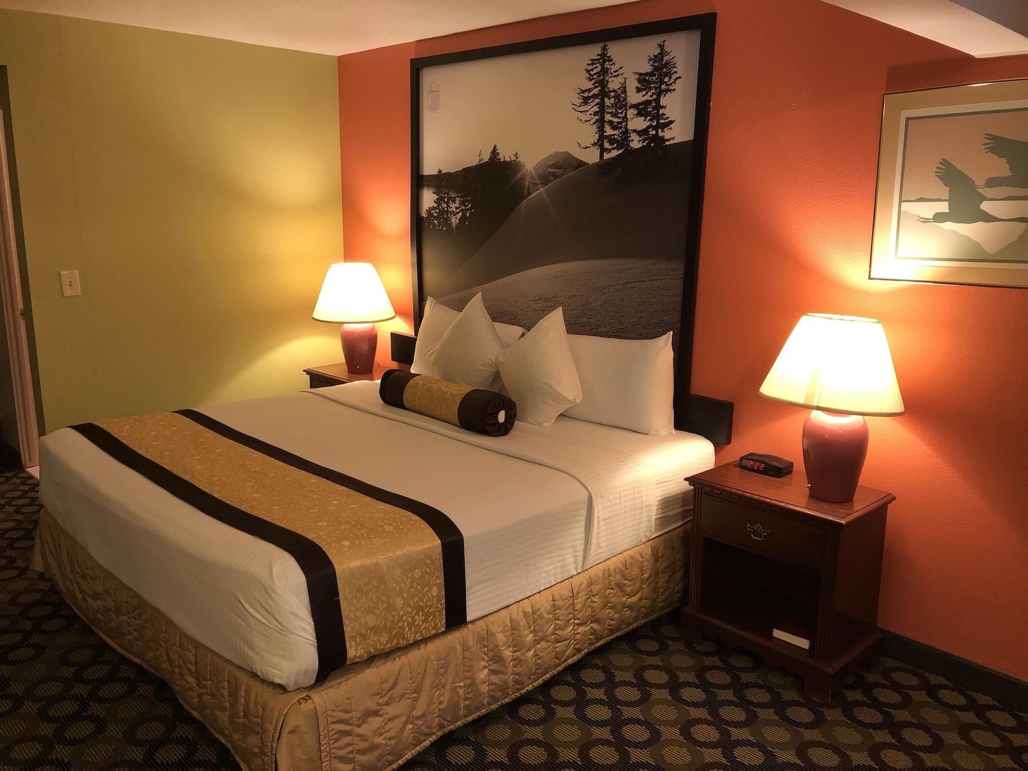 Super 8 By Wyndham Ontario Motel Екстериор снимка